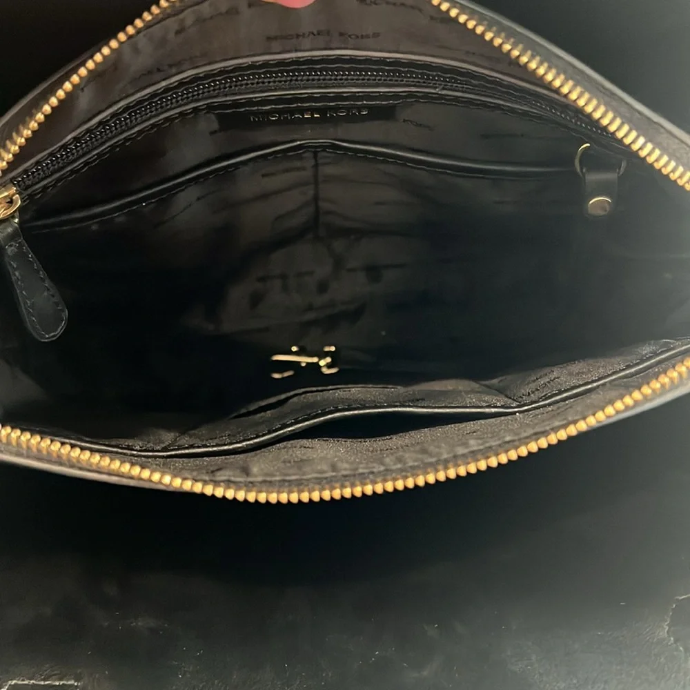Michael Kors Mercer Gallery Large Leather Satchel Pebbled Leather Center‎ Zip